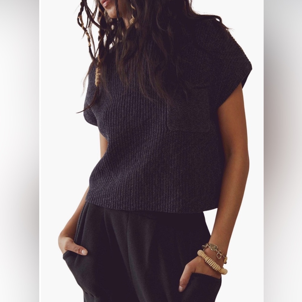 Free People Free-est Freya Short
Sleeve Sweater & Pants Set